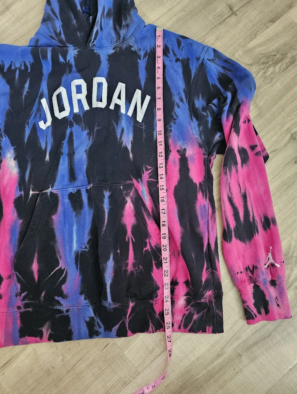 Jordan Tie-Dye Pullover Hoodie in Blue, Dark Blue & Pink - Picture 3 of 8
